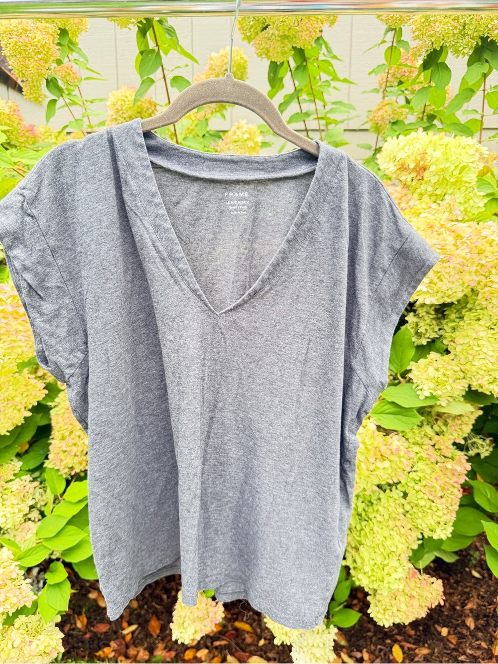 Frame Denim Heather Gray V-Neck Short Sleeve Tee